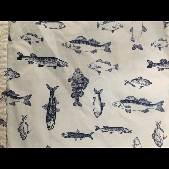 Men’s Fish Button Down Short Sleeve Shirt - Picture 3 of 4